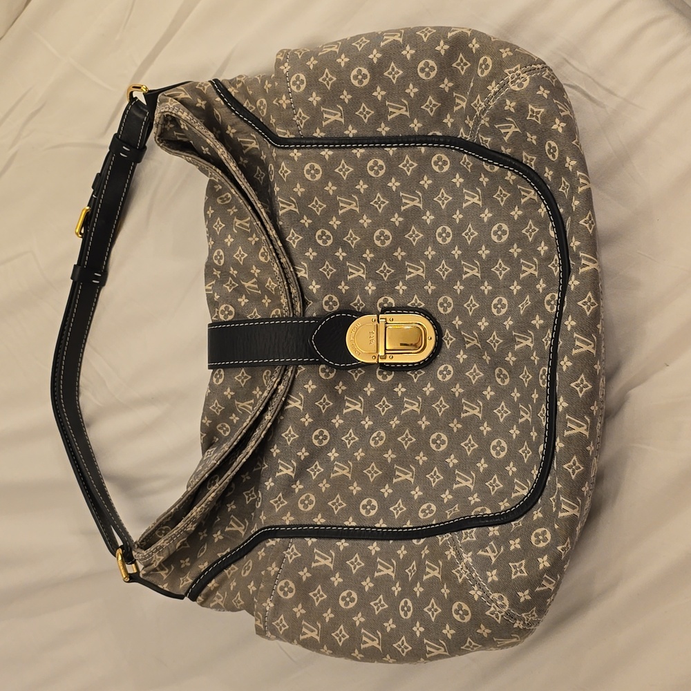 Louis Vuitton LV Idylle Romance hobo navy blue & cream .